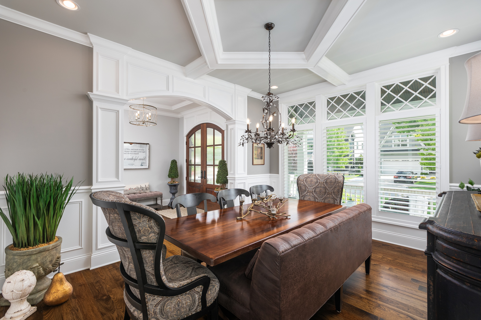 529 W Benton Avenue