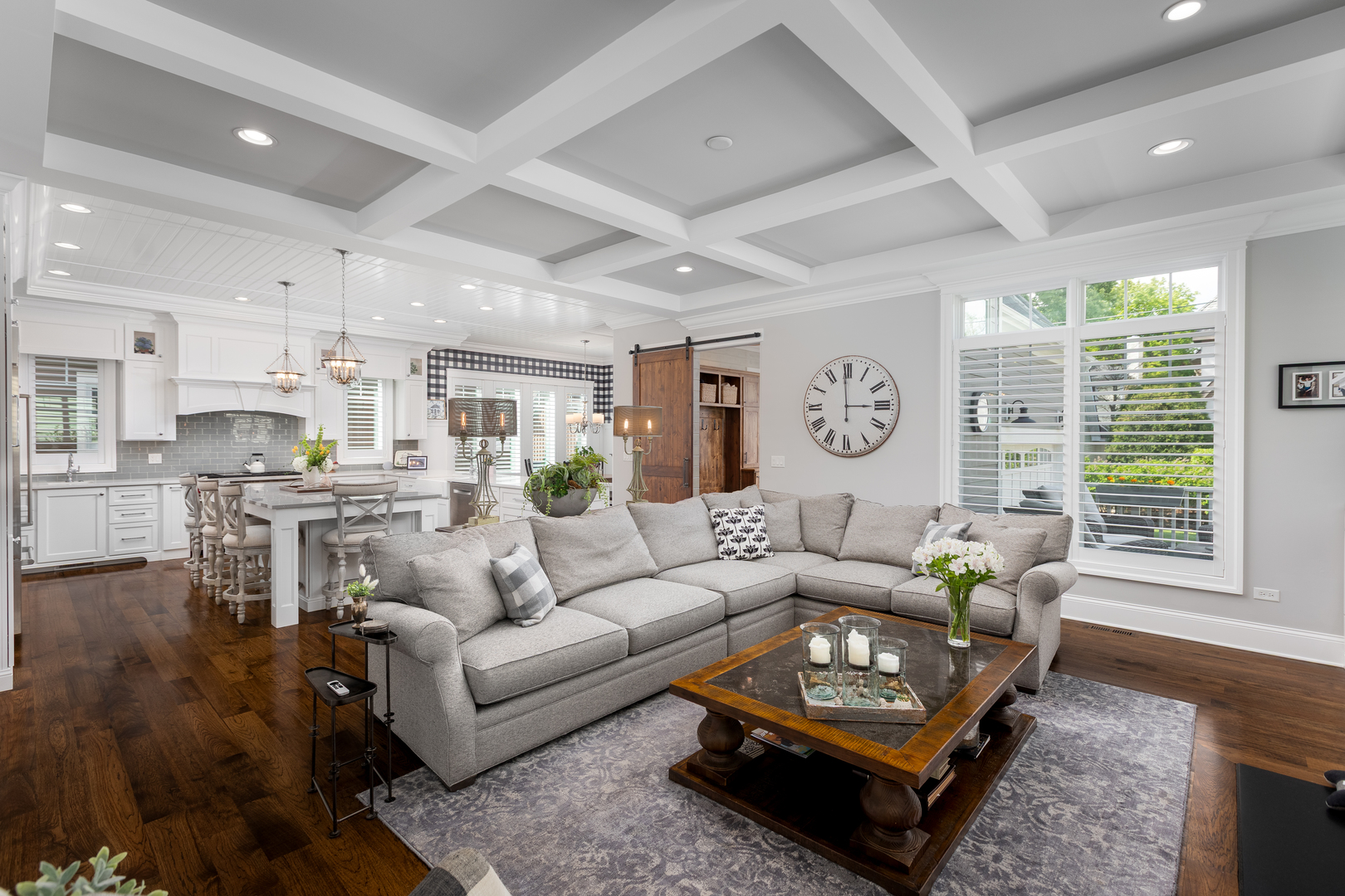 529 W Benton Avenue