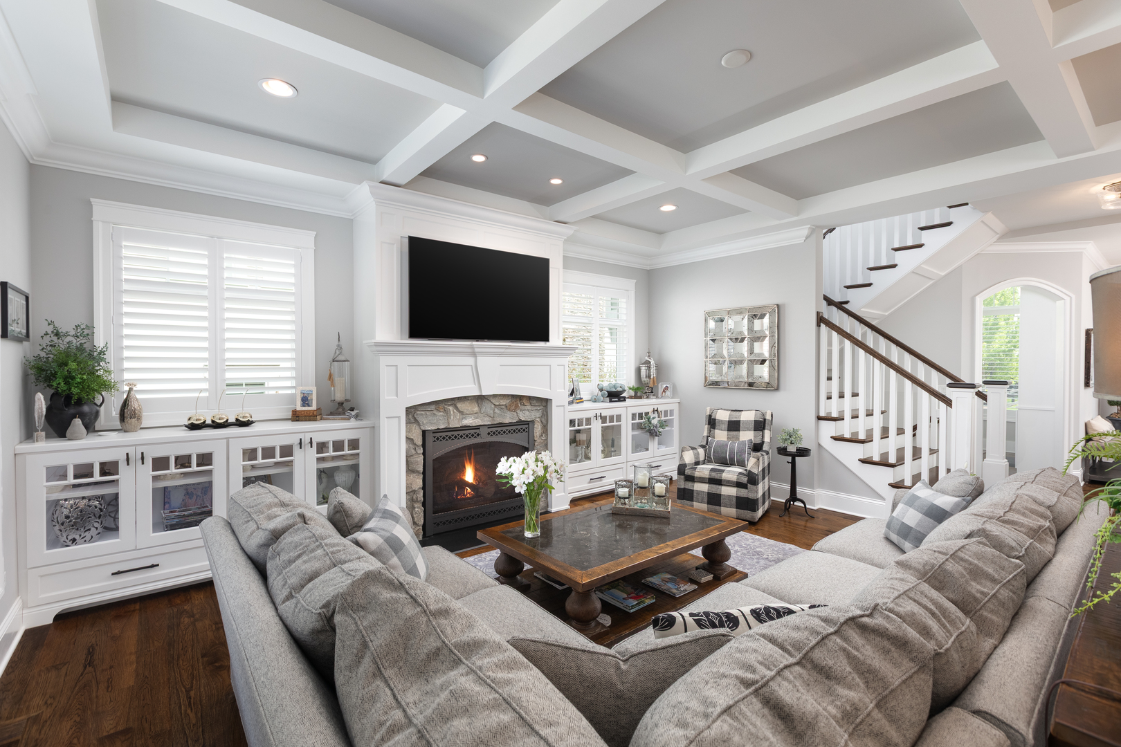 529 W Benton Avenue