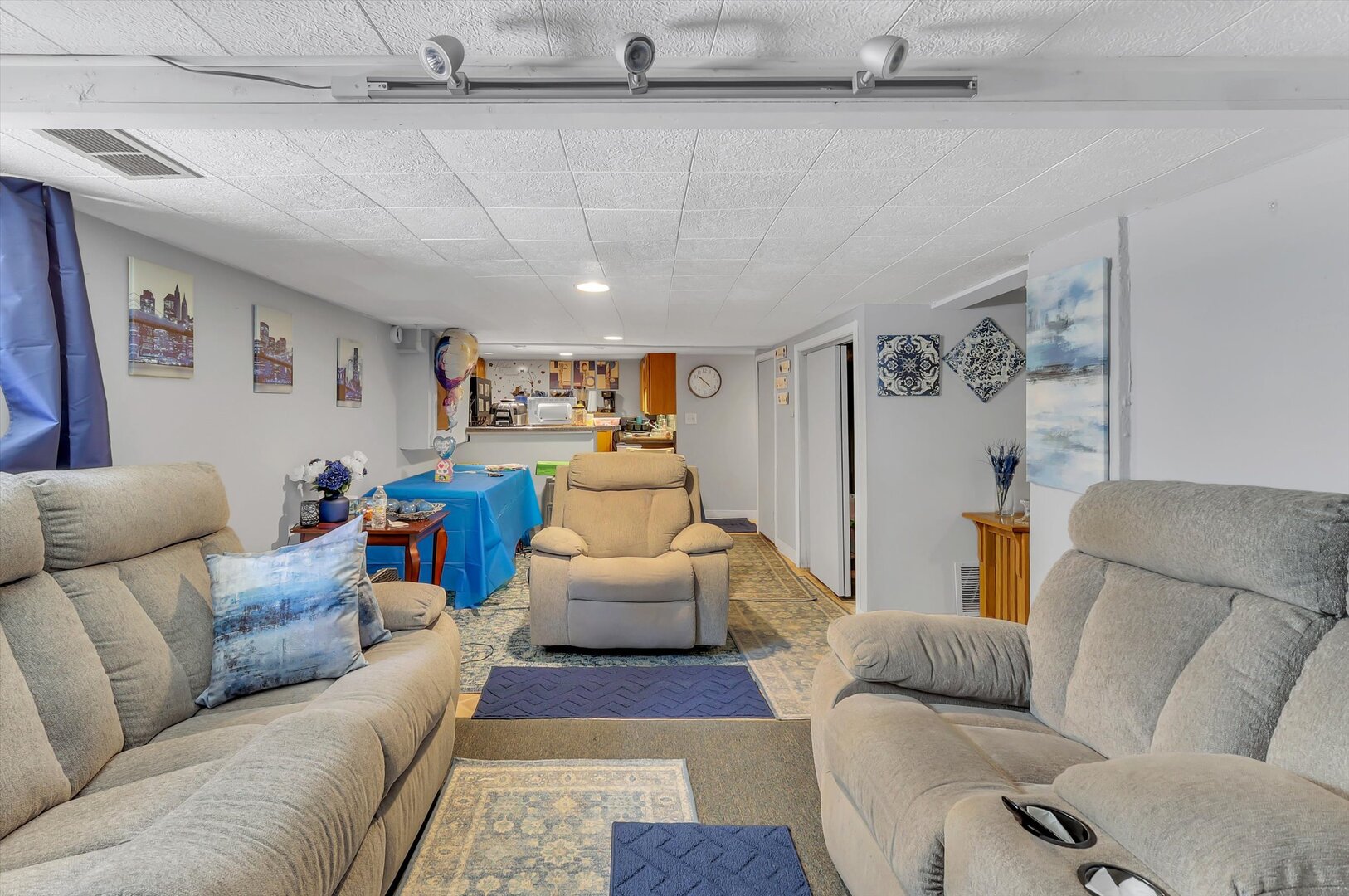 3018 Enoch Avenue