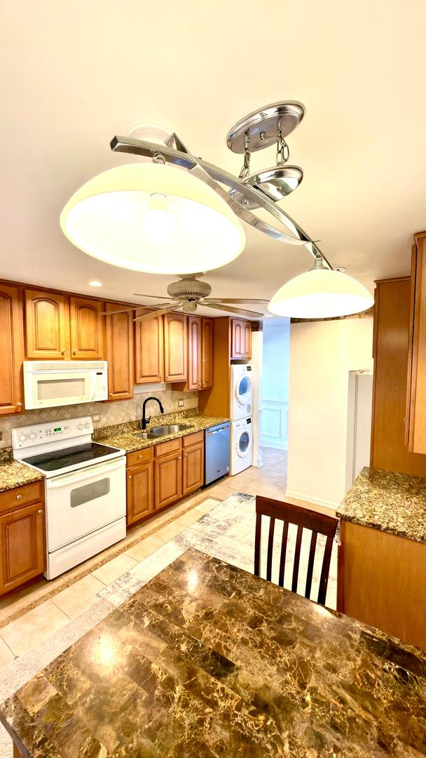 910 Beau Drive Unit: 313