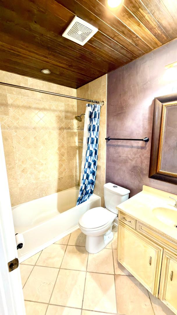 910 Beau Drive Unit: 313