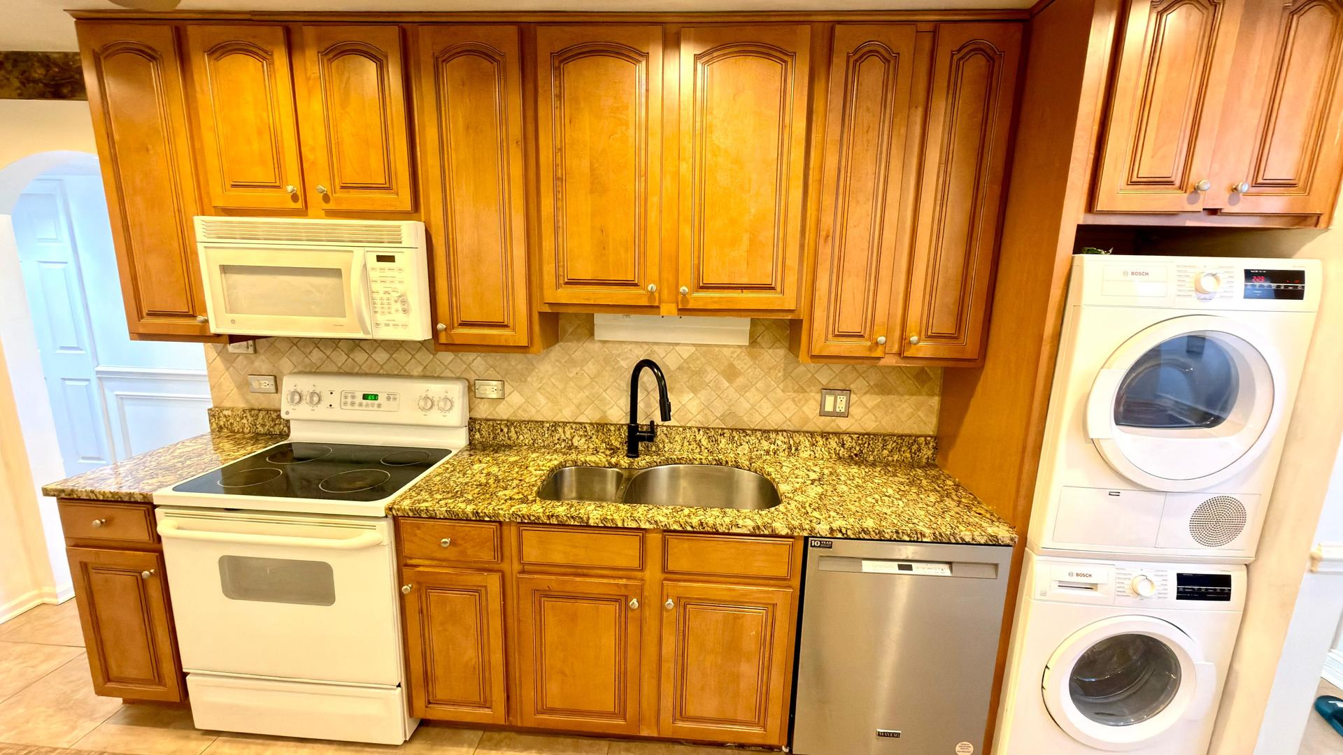 910 Beau Drive Unit: 313