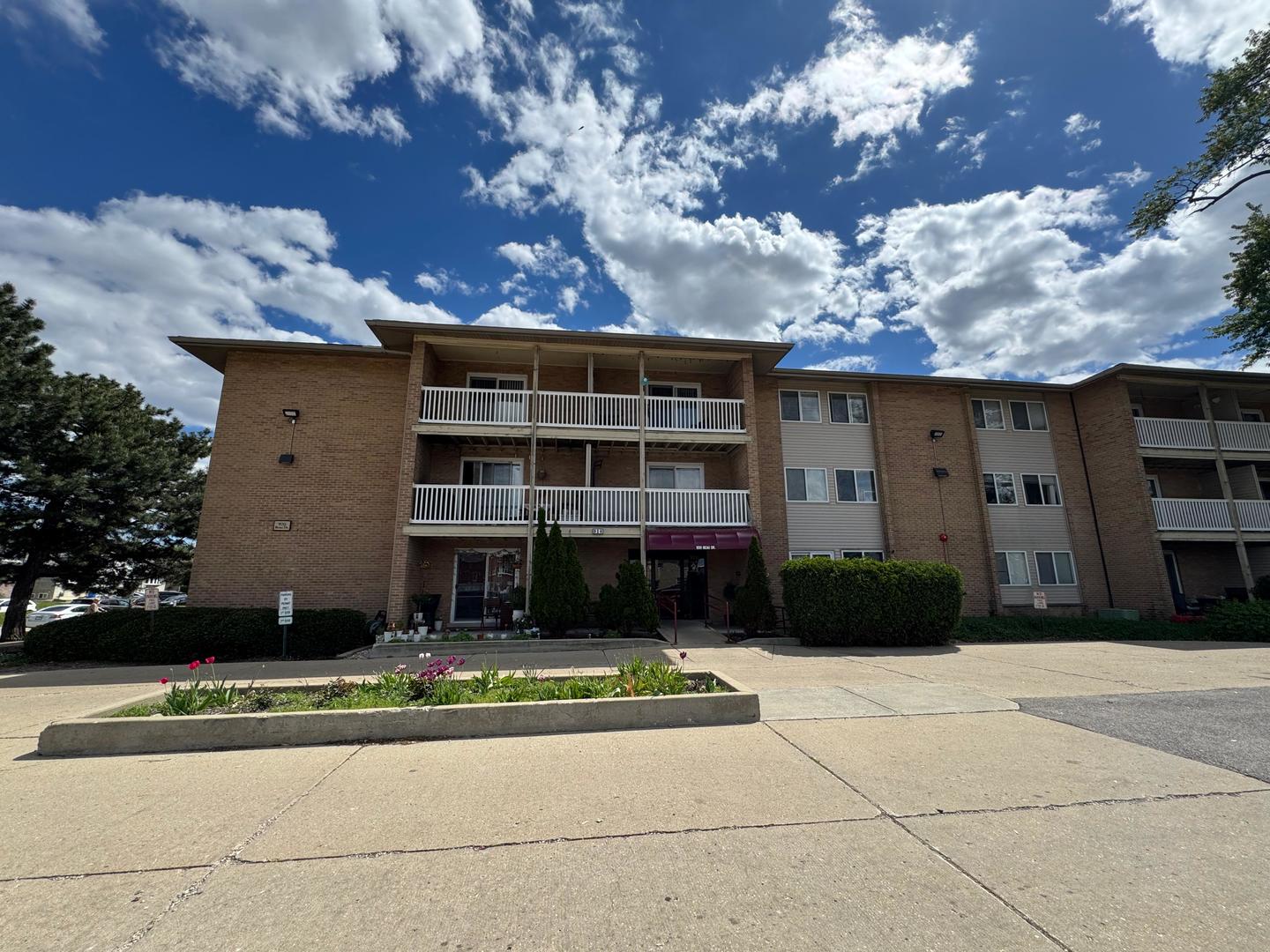 920 Beau Drive Unit: 207