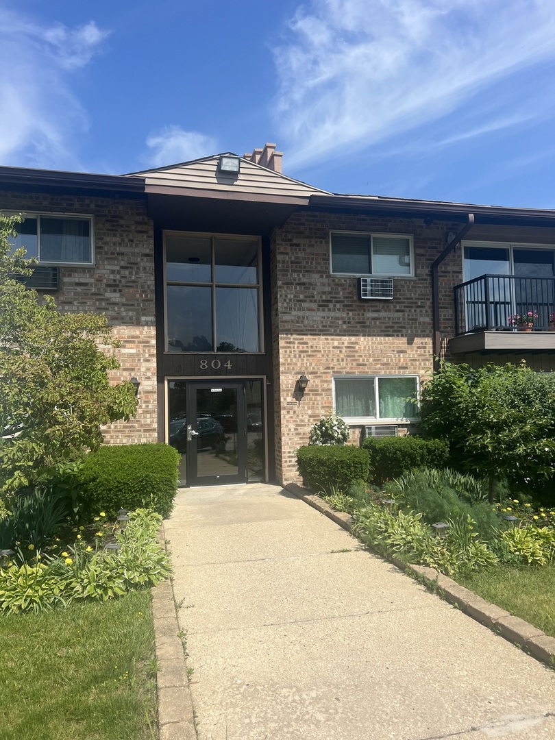 804 E Old Willow Road Unit: 108