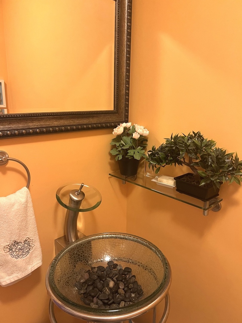 804 E Old Willow Road Unit: 108