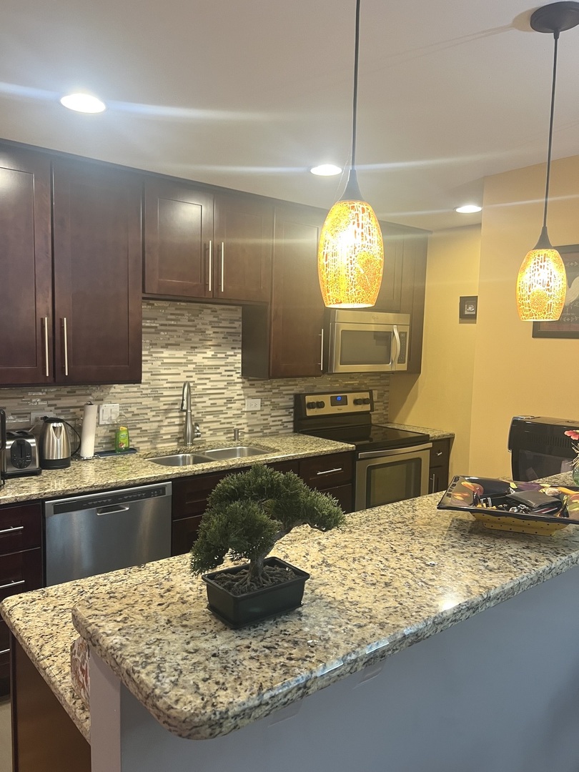 804 E Old Willow Road Unit: 108