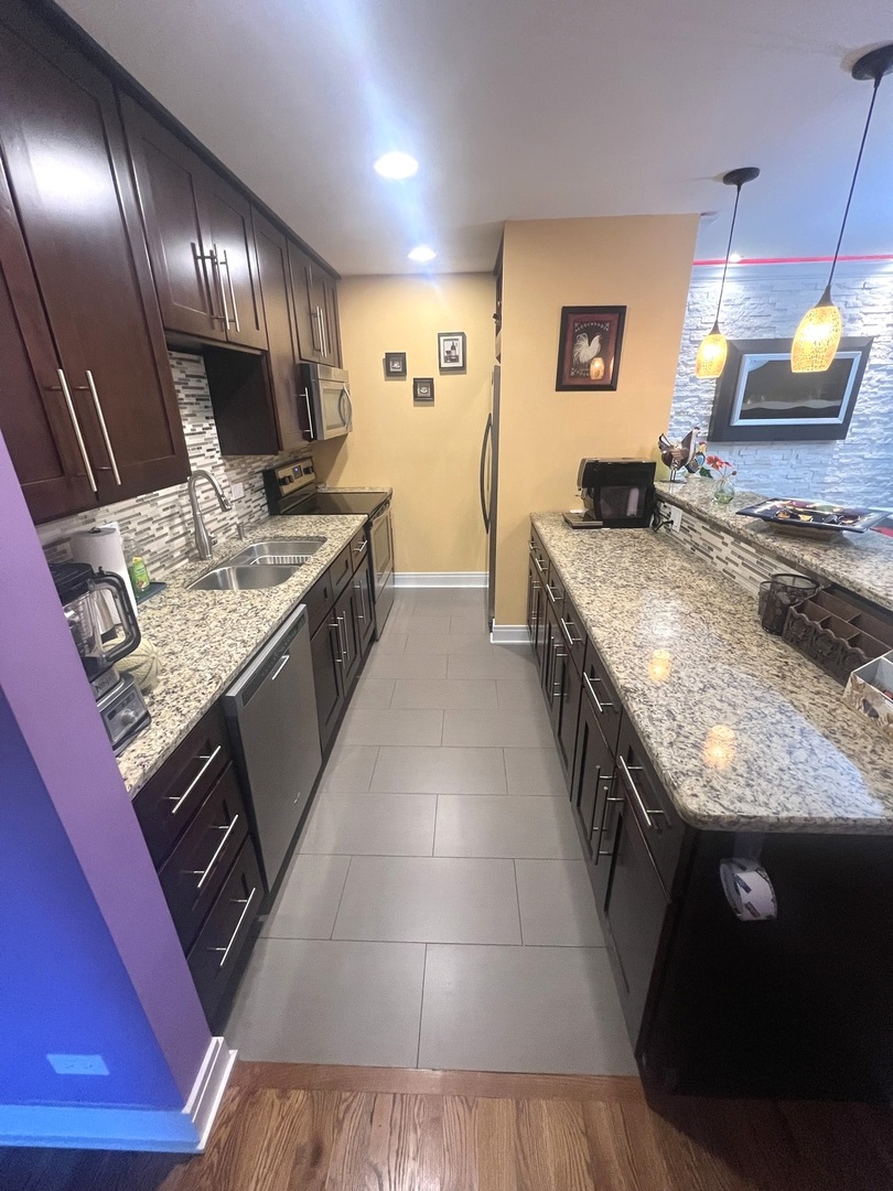 804 E Old Willow Road Unit: 108