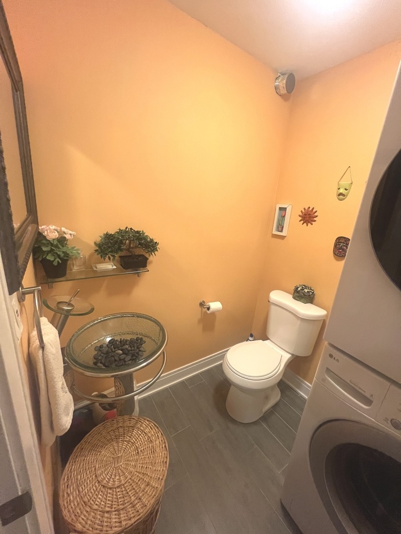 804 E Old Willow Road Unit: 108