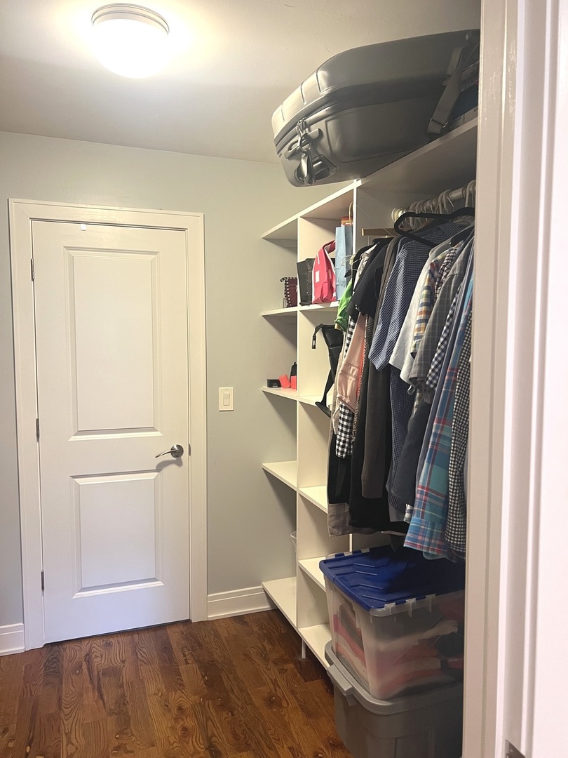 804 E Old Willow Road Unit: 108