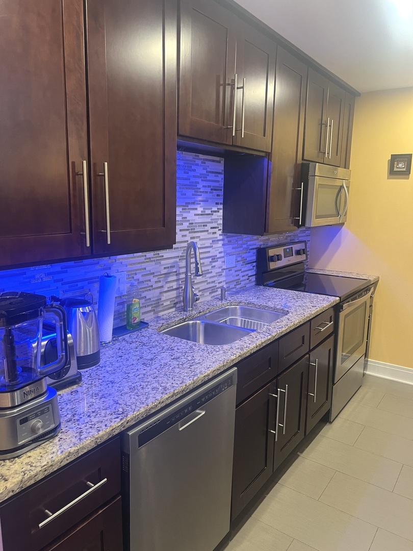 804 E Old Willow Road Unit: 108