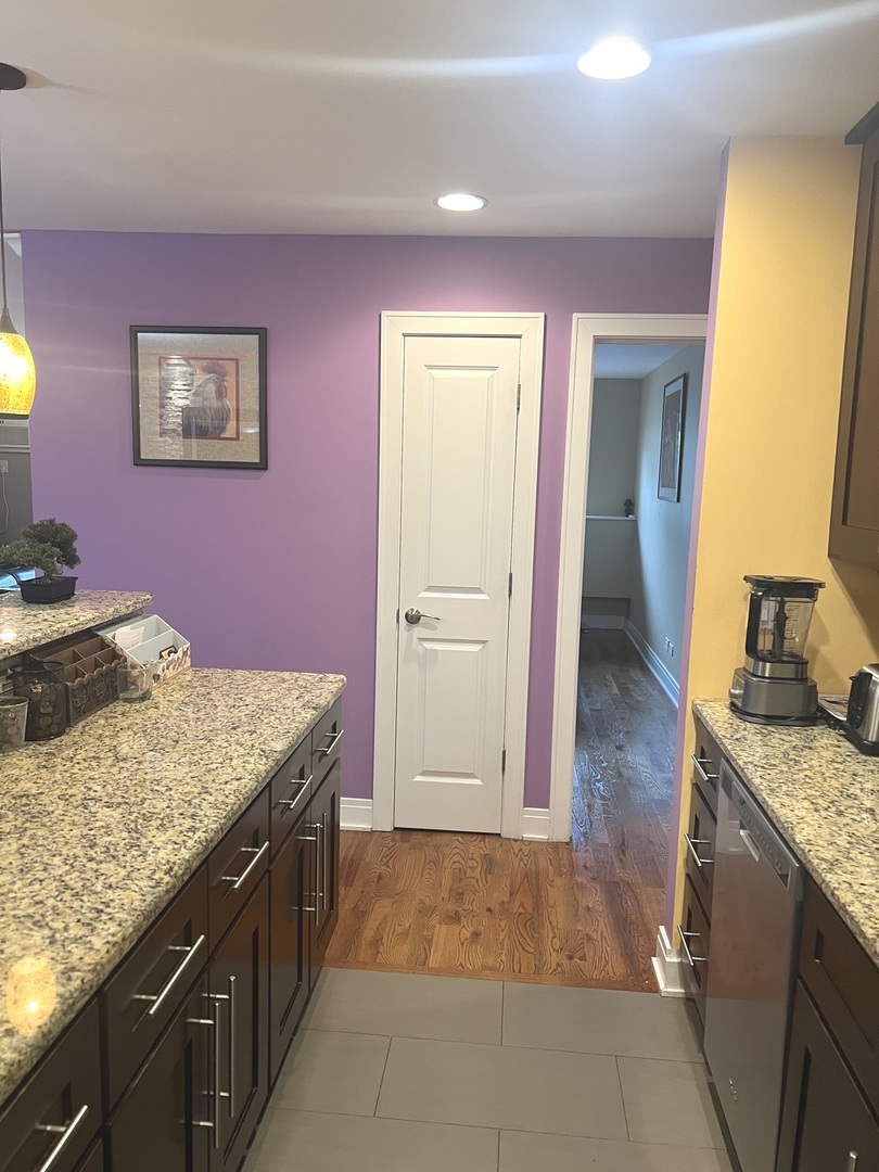 804 E Old Willow Road Unit: 108