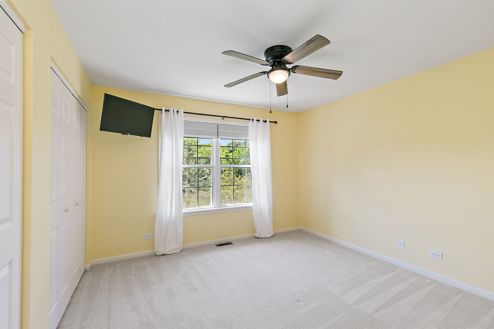 1476 Columbia Lane