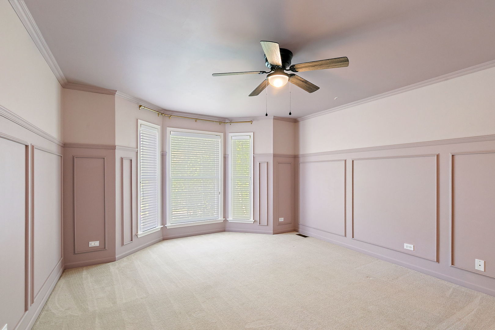 1476 Columbia Lane