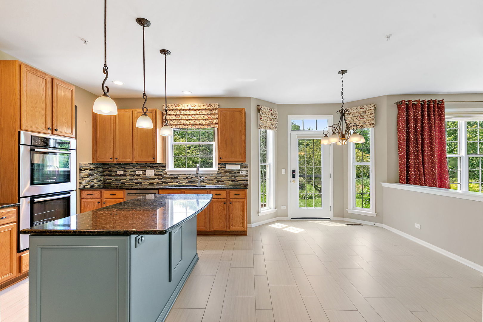 1476 Columbia Lane