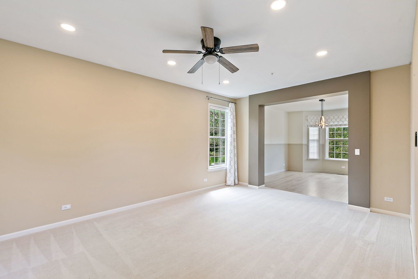 1476 Columbia Lane