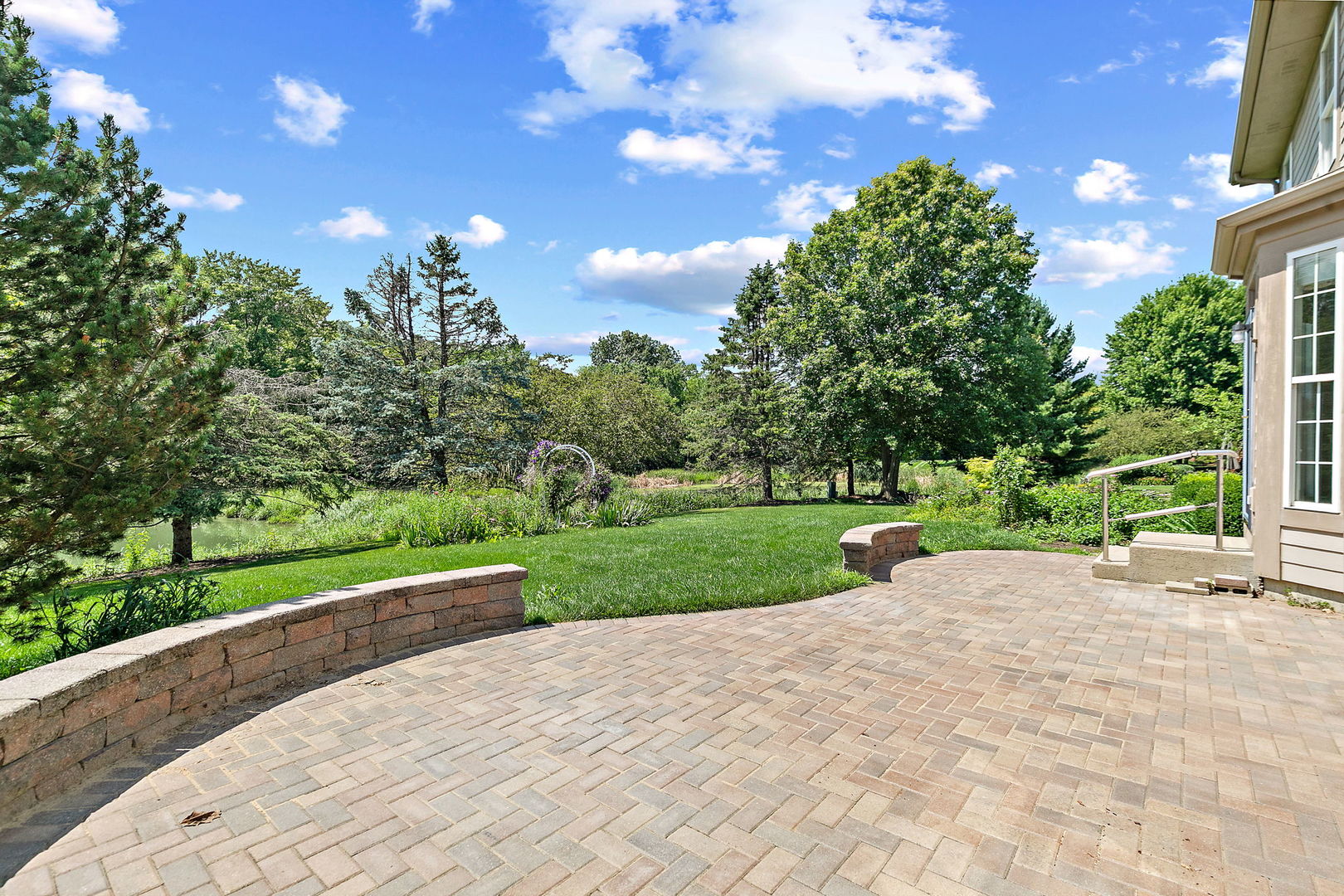 1476 Columbia Lane