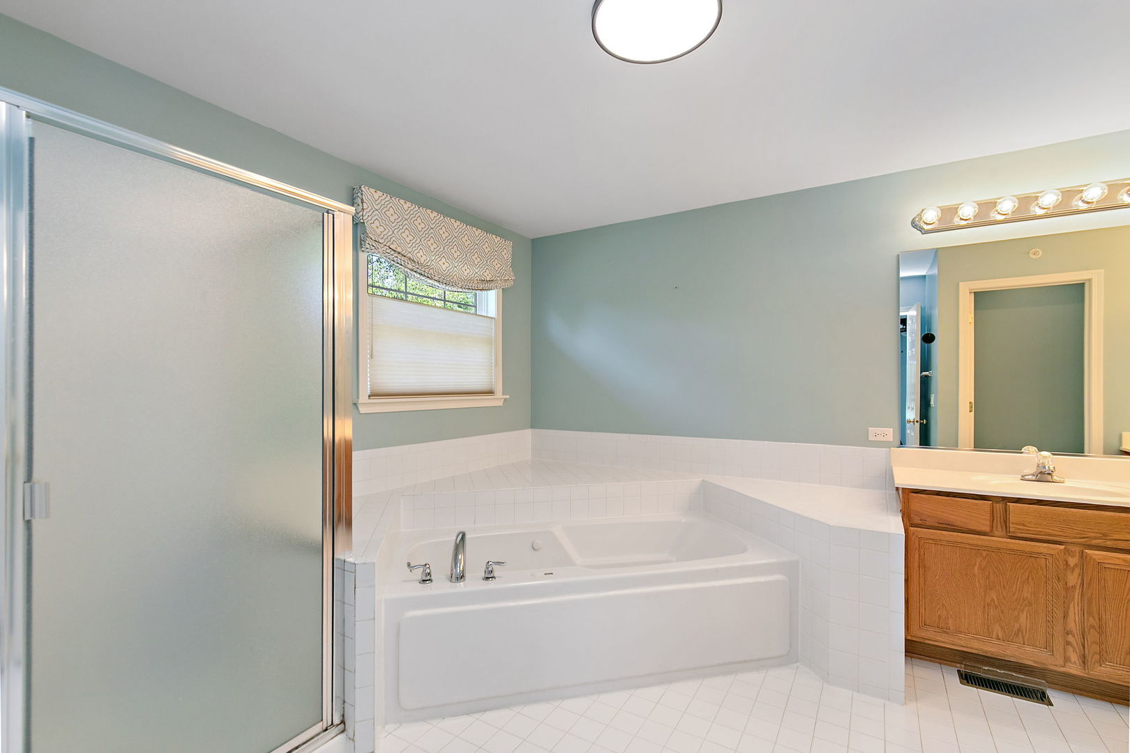 1476 Columbia Lane