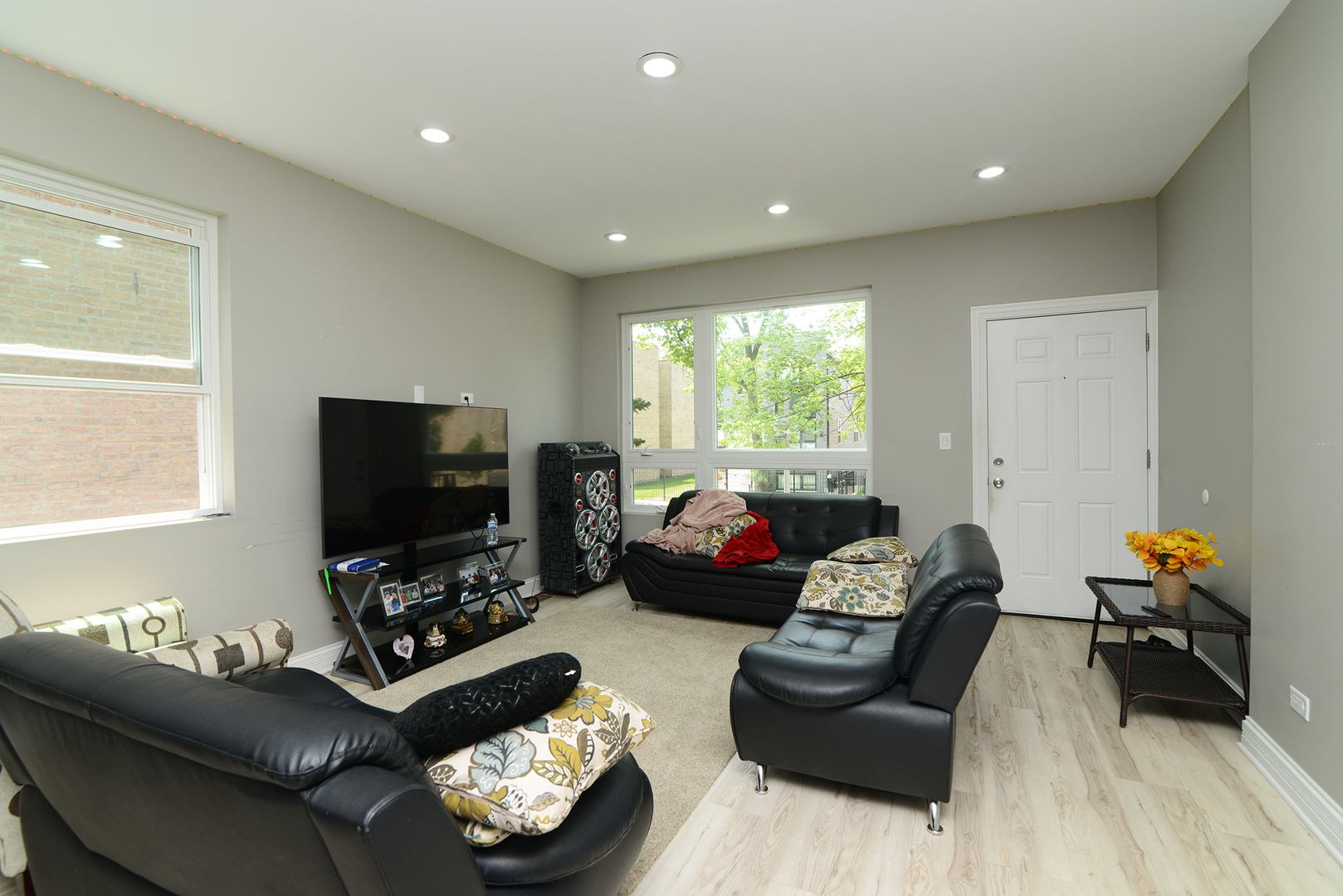 1051 N Springfield Avenue