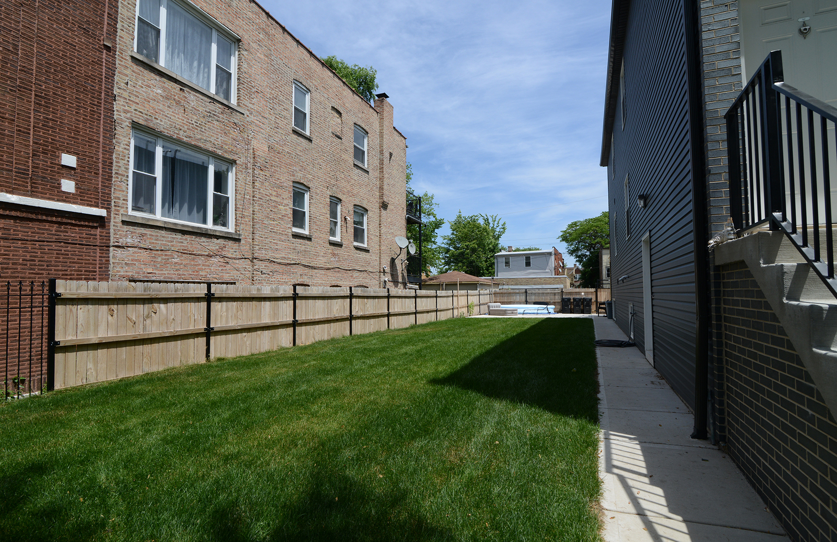 1051 N Springfield Avenue