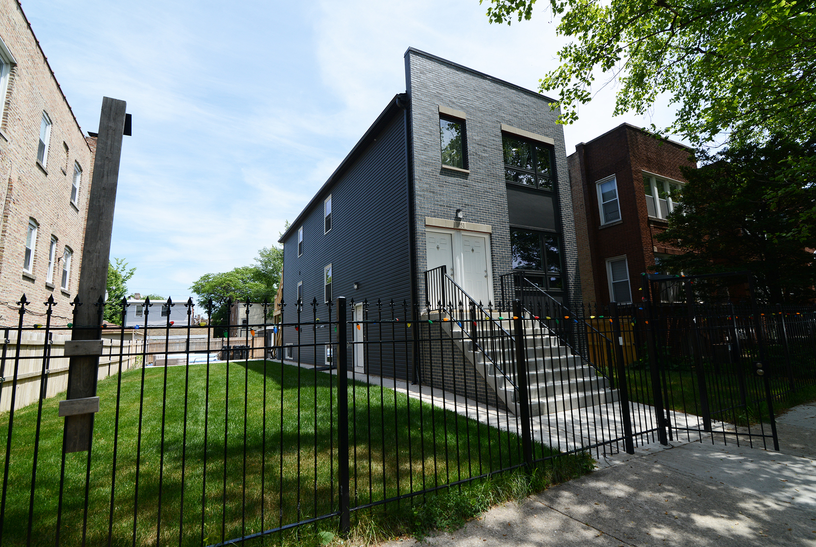 1051 N Springfield Avenue