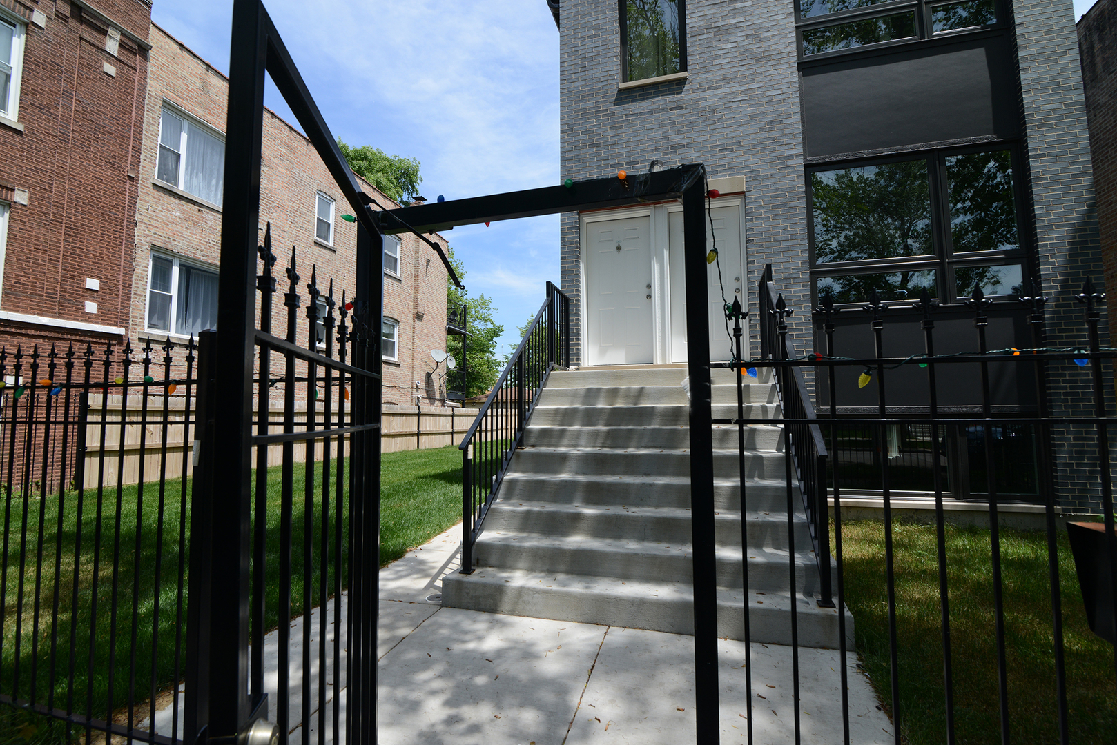 1051 N Springfield Avenue