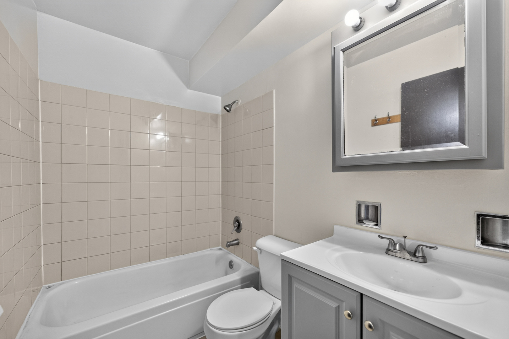 827 College Boulevard Unit: 202