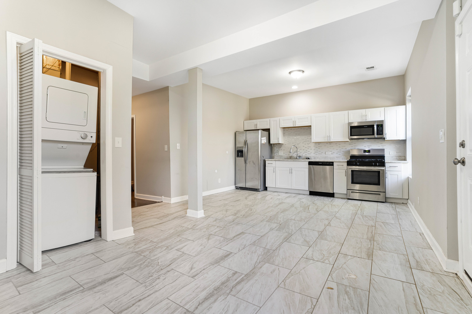 6438 S Eberhart Avenue Unit: 2
