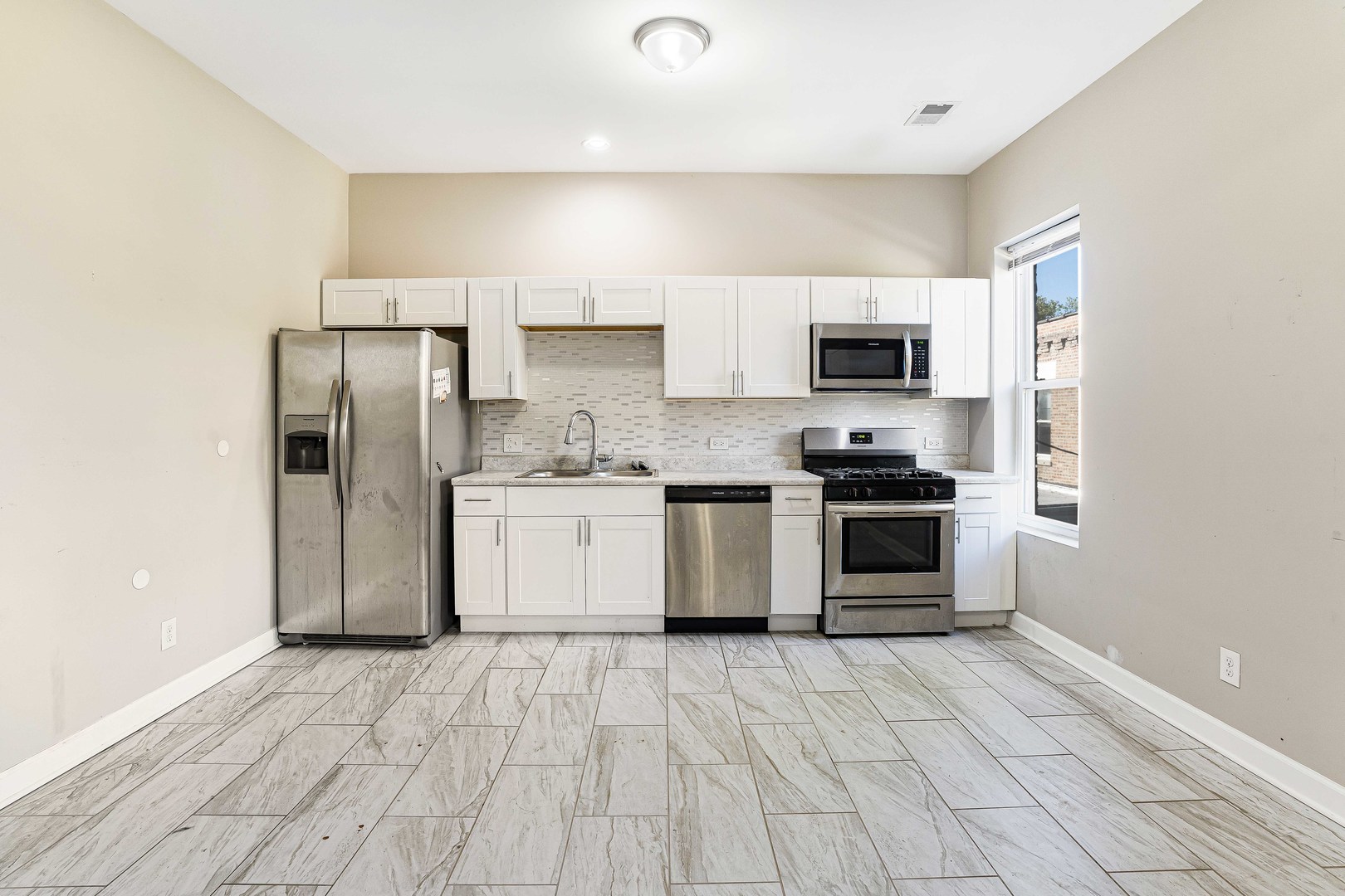 6438 S Eberhart Avenue Unit: 2