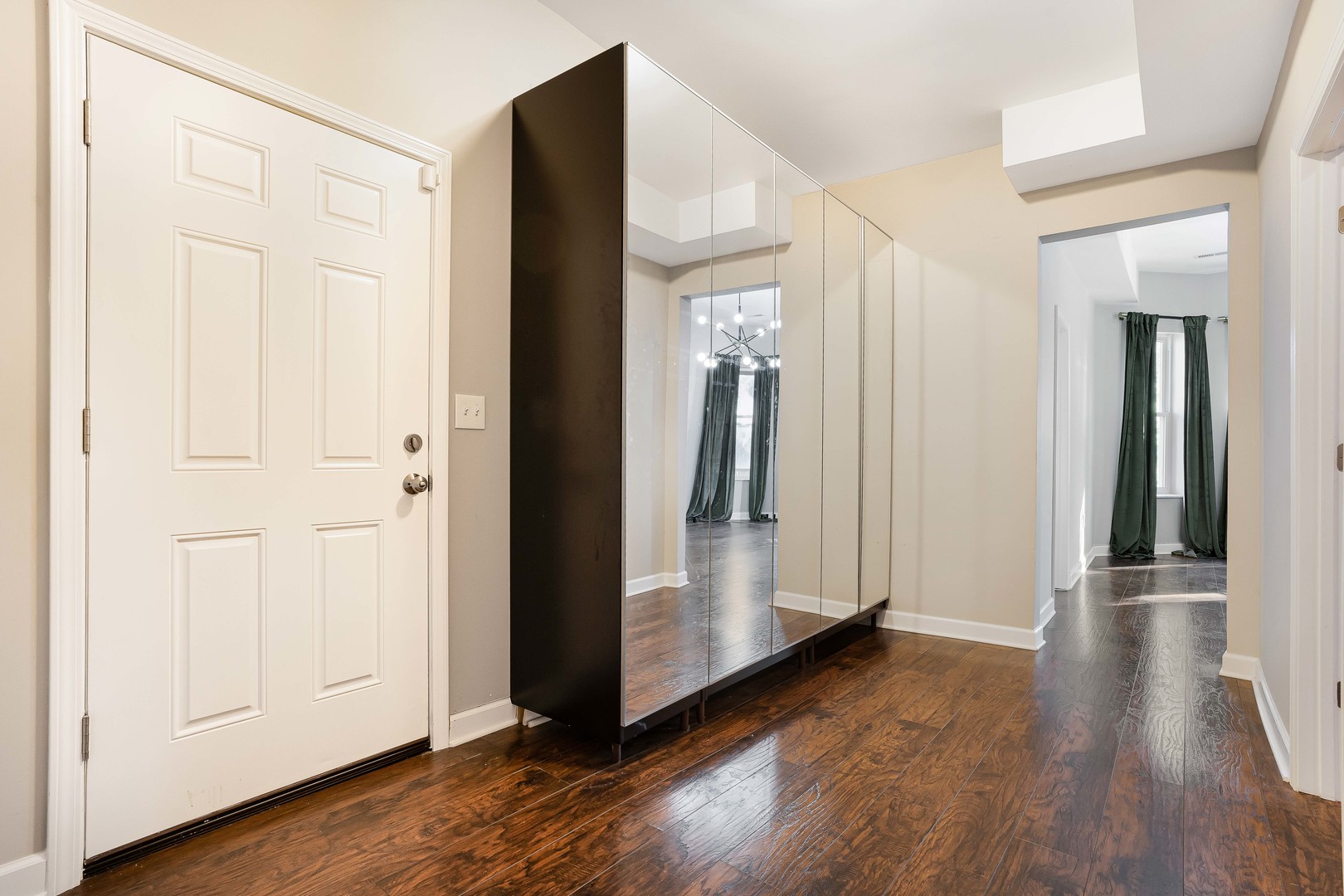 6438 S Eberhart Avenue Unit: 2
