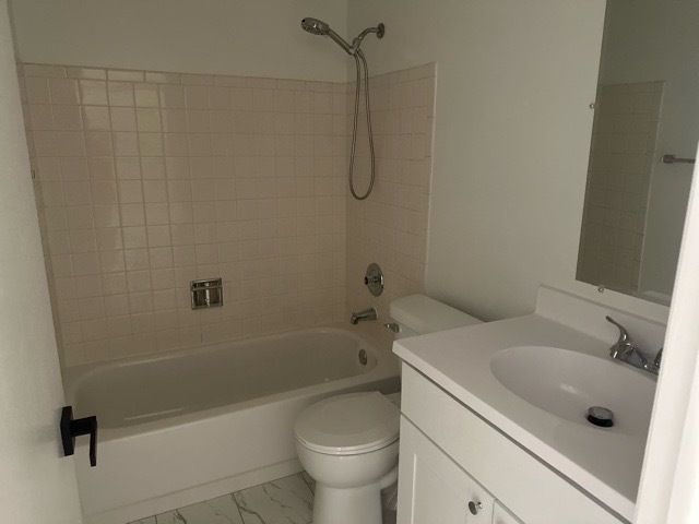 380 Heather Court Unit: 2B