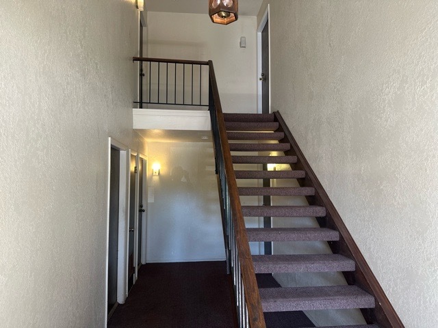 380 Heather Court Unit: 2B