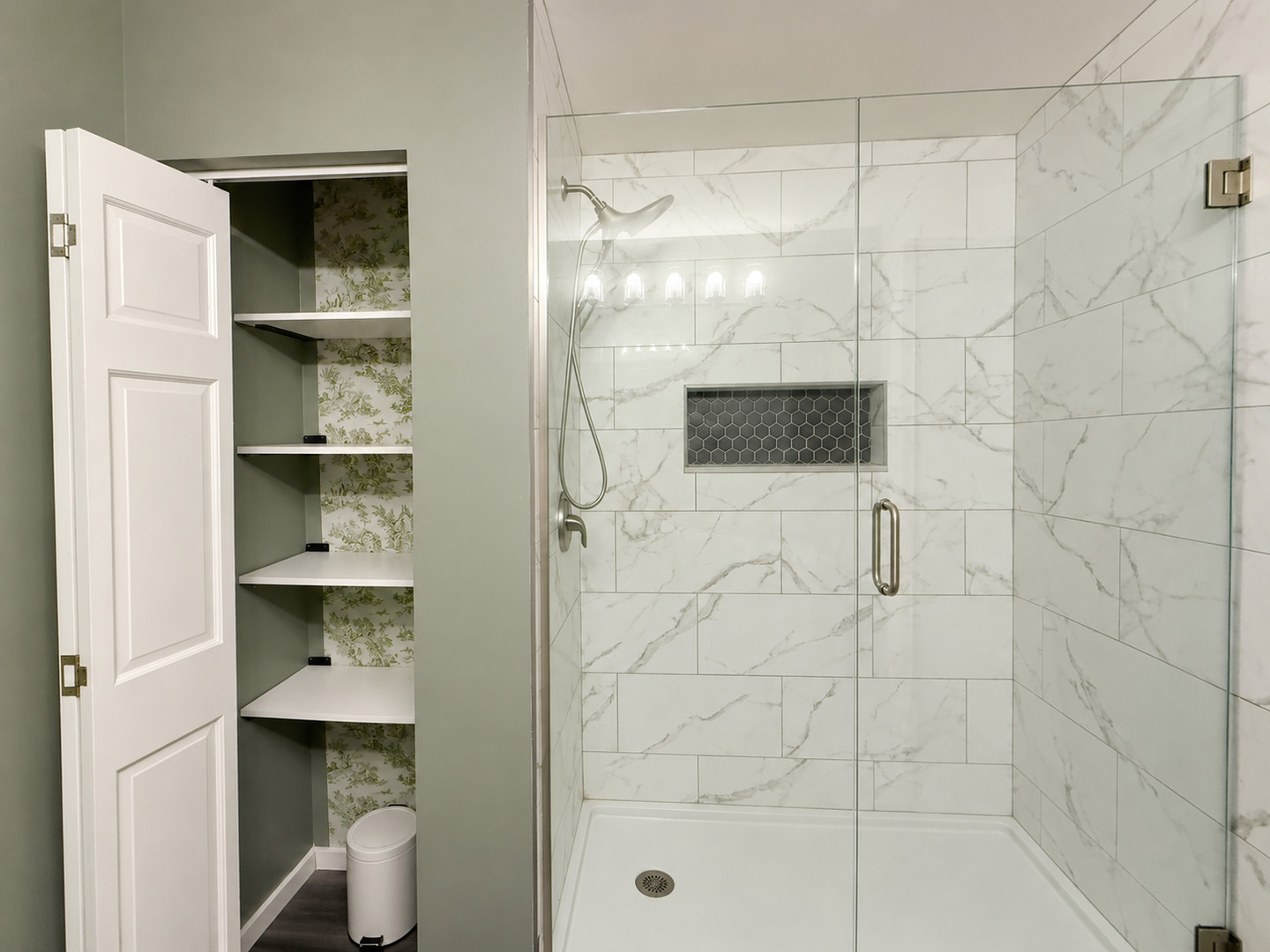 1303 Brookdale Drive Unit: 1303