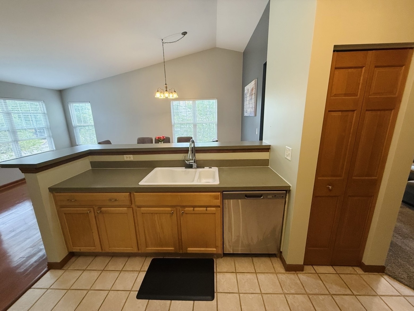 1303 Brookdale Drive Unit: 1303