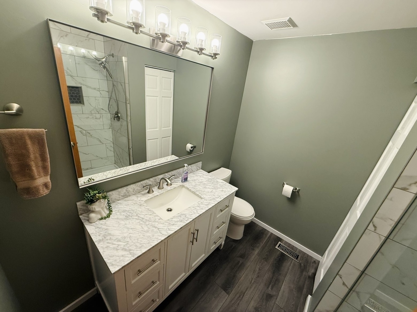 1303 Brookdale Drive Unit: 1303