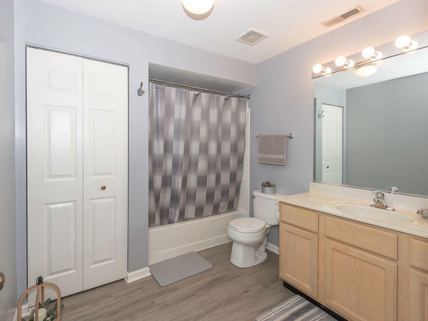 1741 Heron Avenue Unit: D