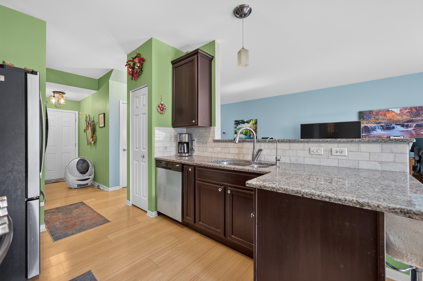 6N285 Whitmore Circle Unit: D