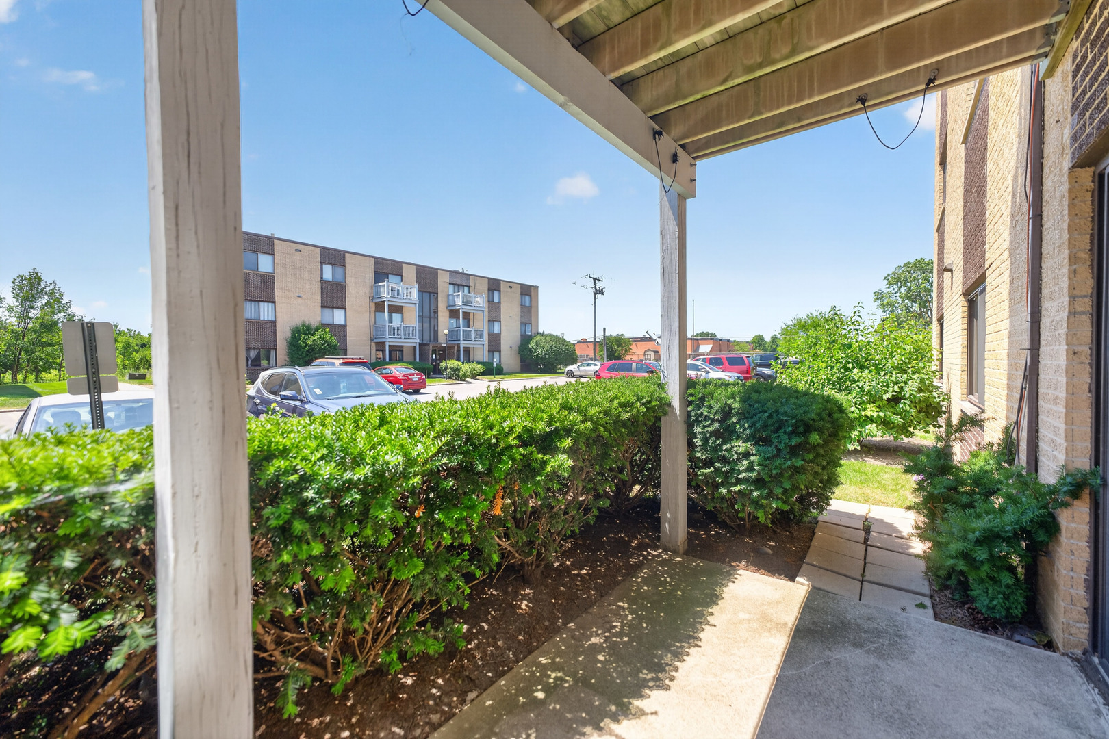 670 Pinecrest Drive Unit: 101