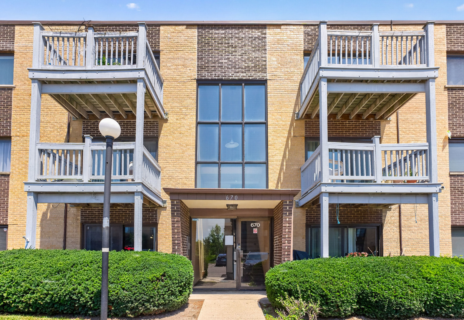 670 Pinecrest Drive Unit: 101