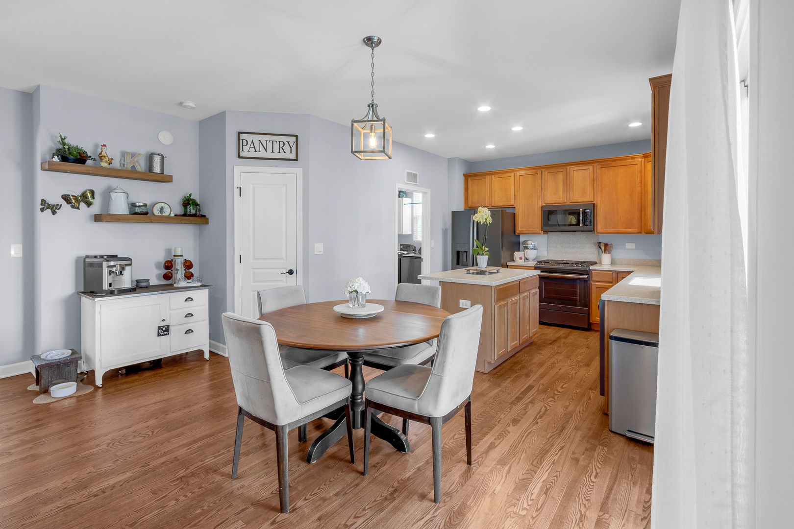3109 Drury Lane
