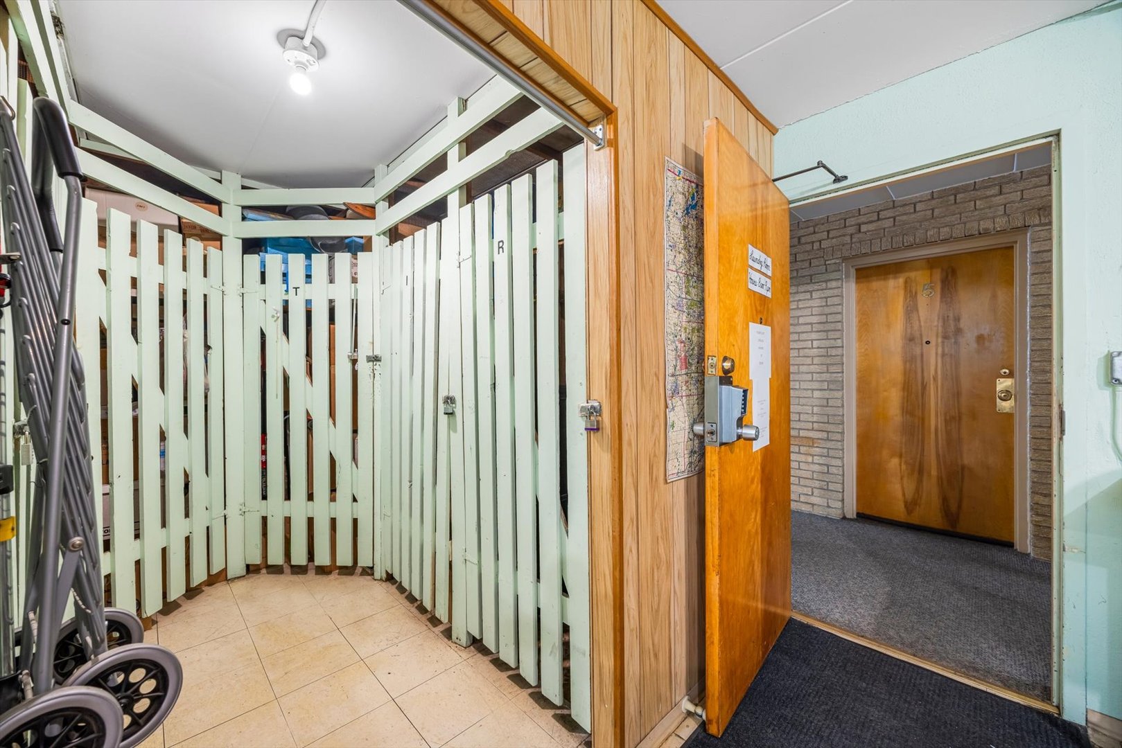 109 S Elmwood Avenue Unit: 2