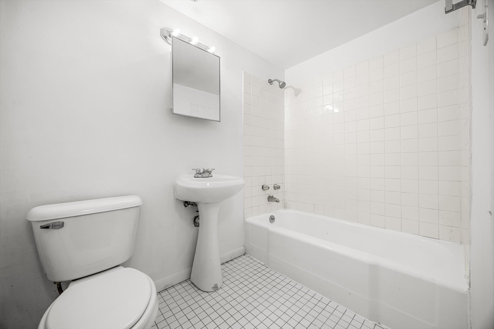109 S Elmwood Avenue Unit: 2