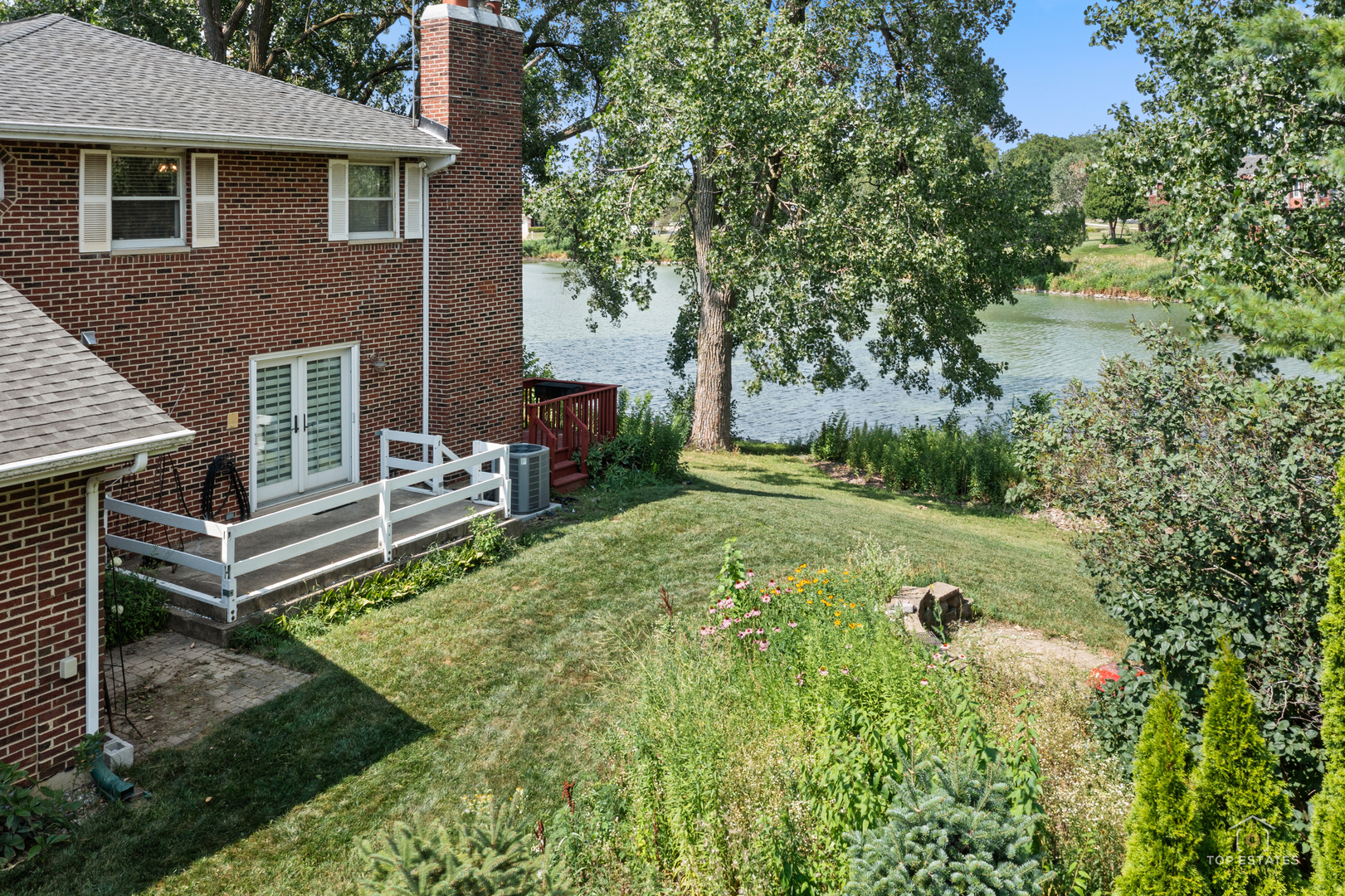 887 N Dovington Drive
