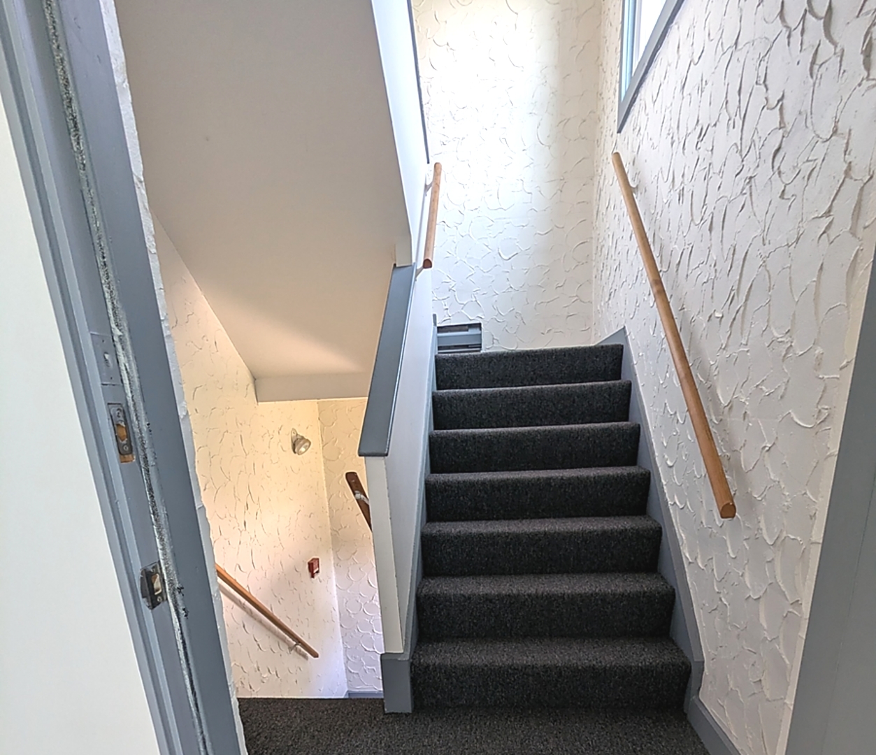 21W185 Tee Lane Unit: B