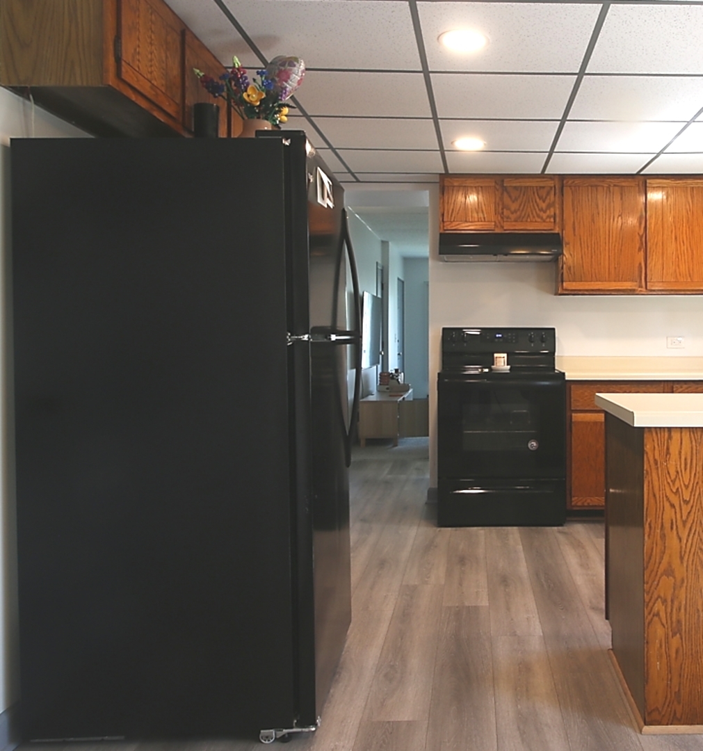 21W185 Tee Lane Unit: B
