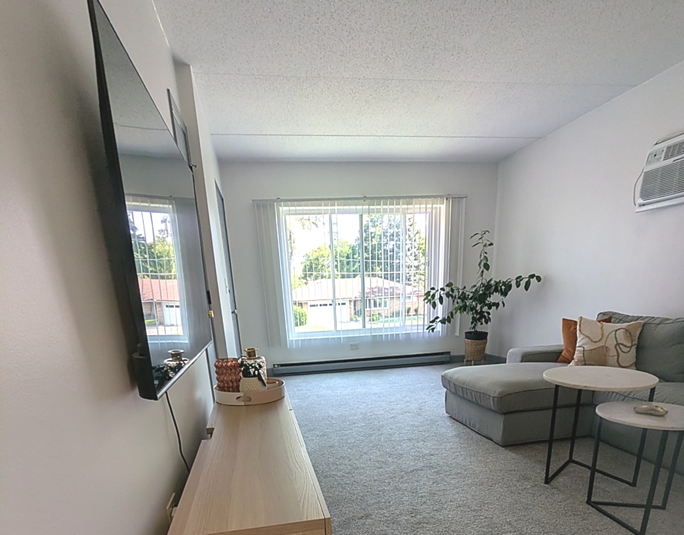 21W185 Tee Lane Unit: B