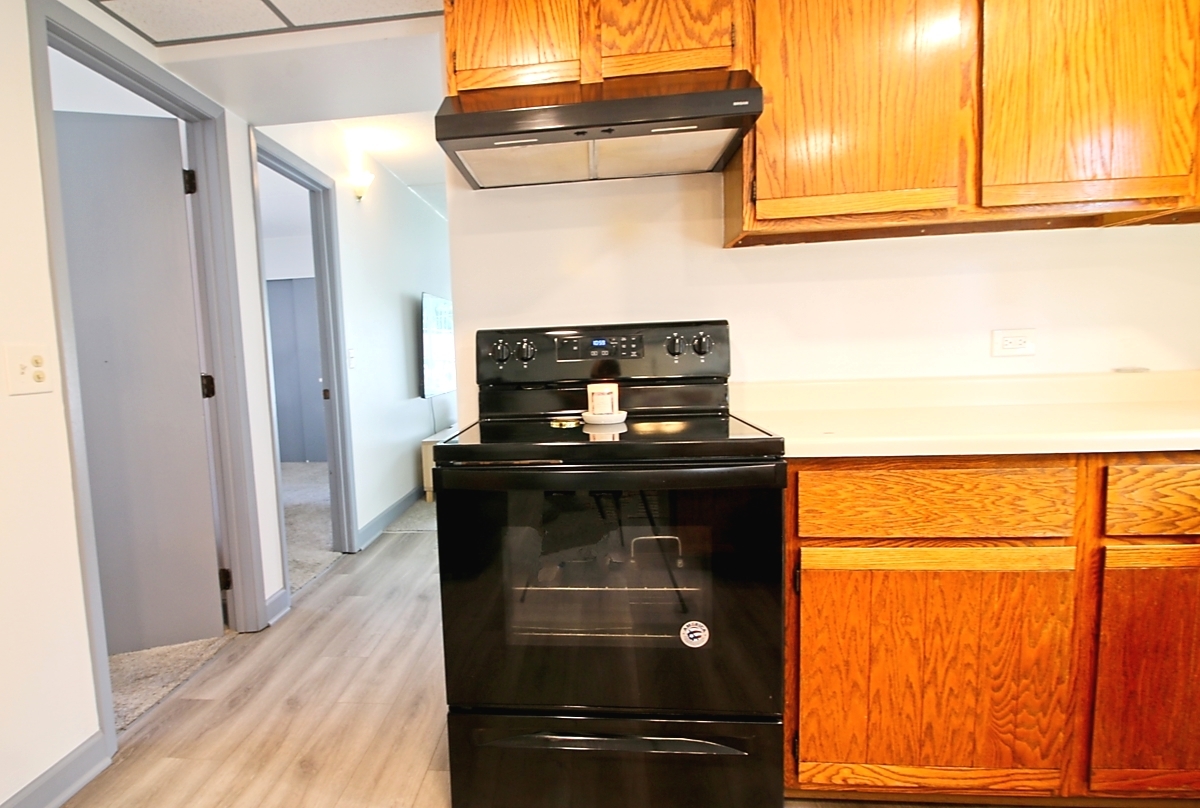 21W185 Tee Lane Unit: B