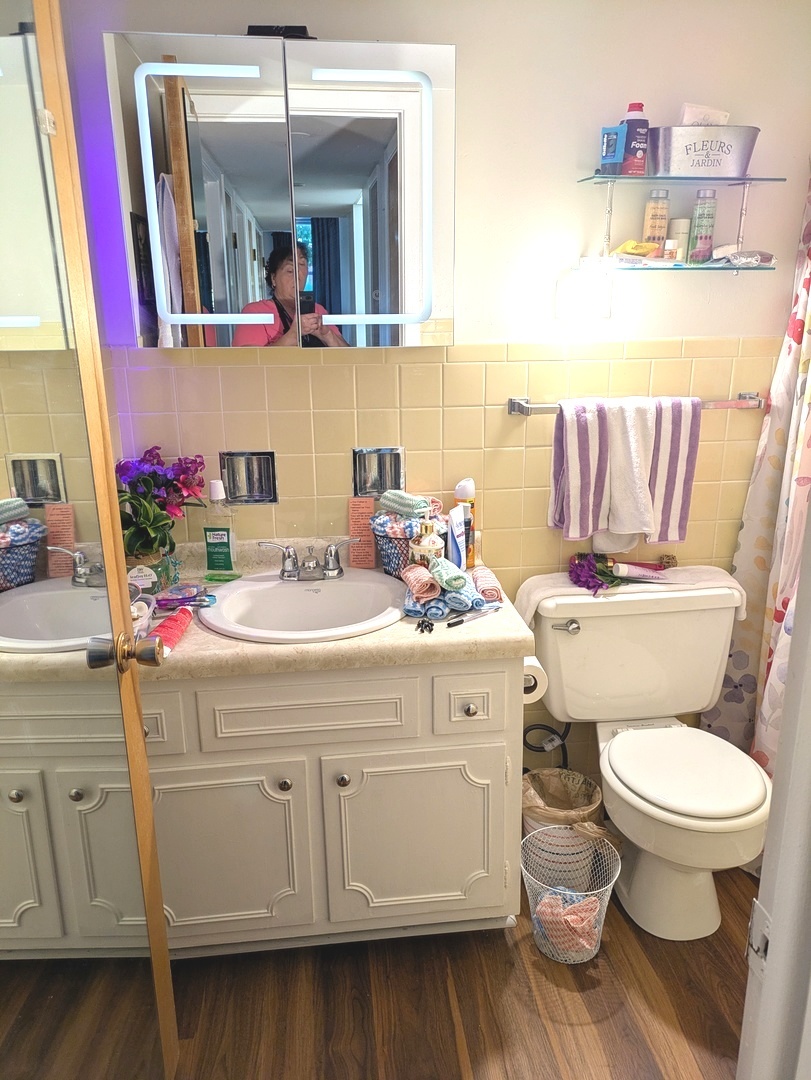 5540 WALNUT Avenue Unit: 23AA