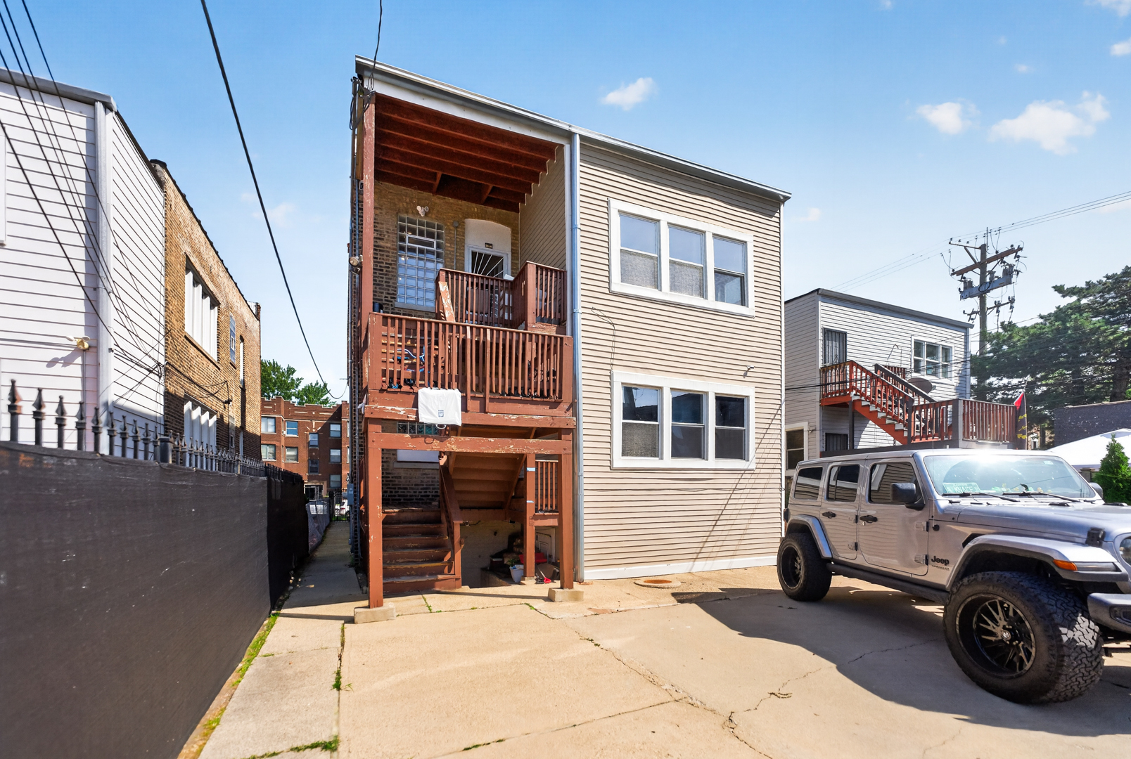7440 S Paxton Avenue Unit: 2