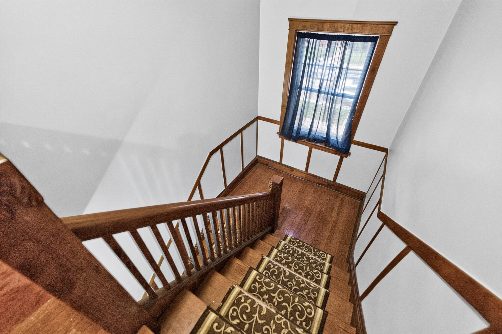 7440 S Paxton Avenue Unit: 2
